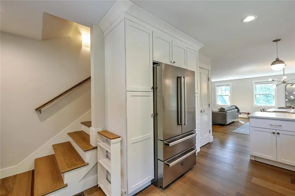 137 Rosebriar Avenue South Kingstown RI 02879