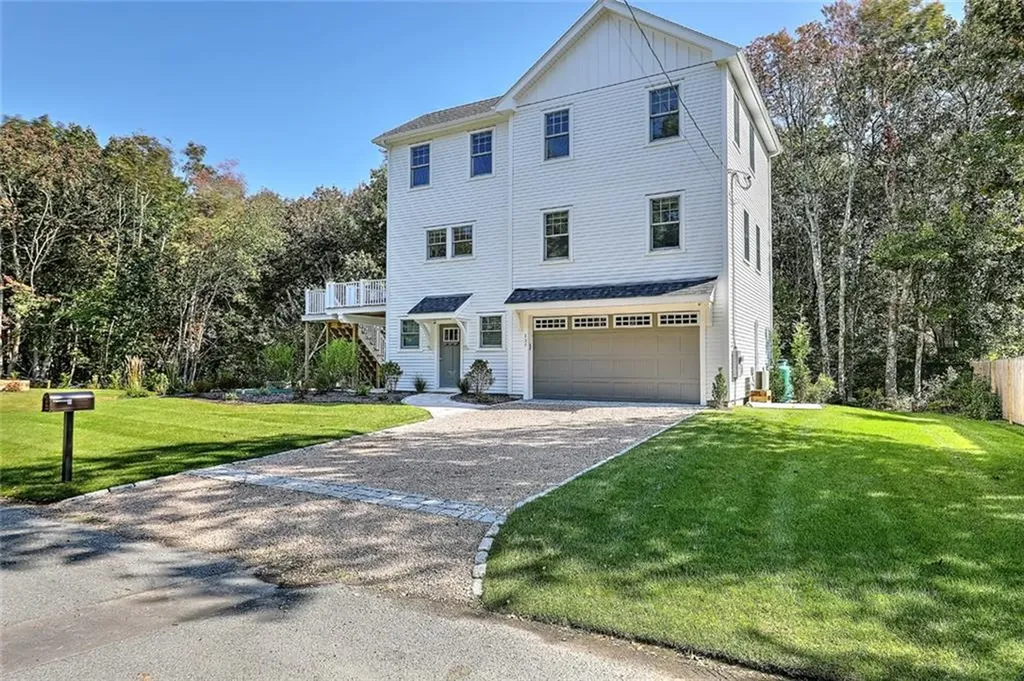 137 Rosebriar Avenue South Kingstown RI 02879