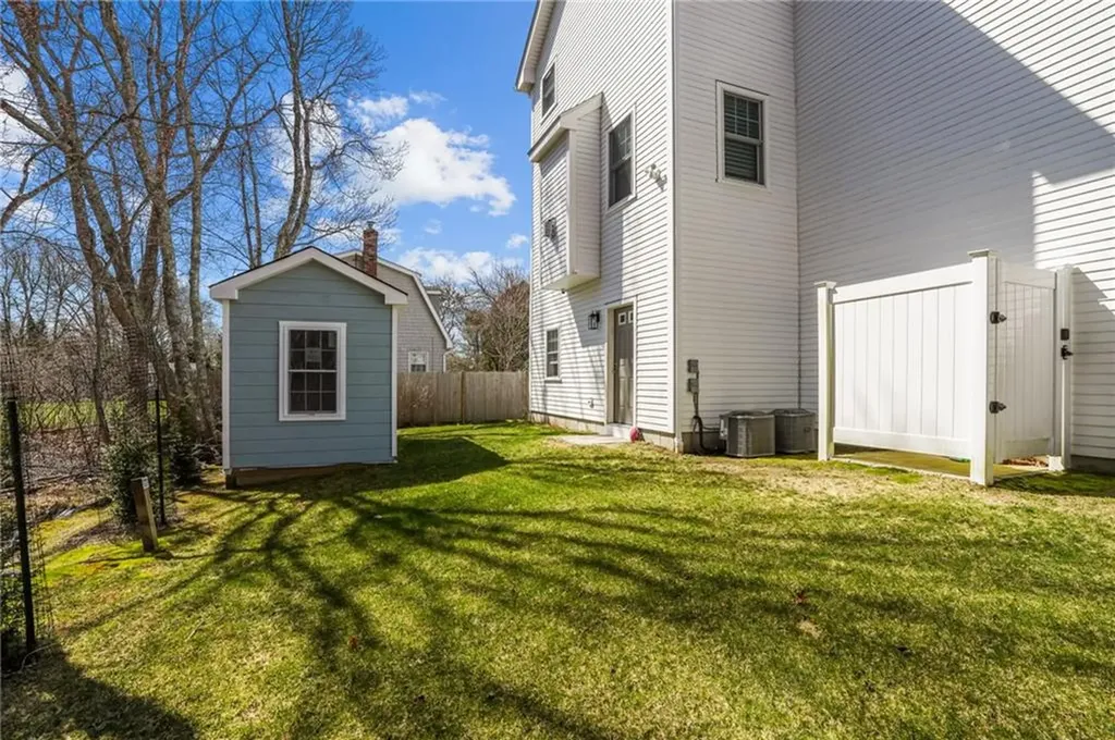 137 Rosebriar Avenue South Kingstown RI 02879