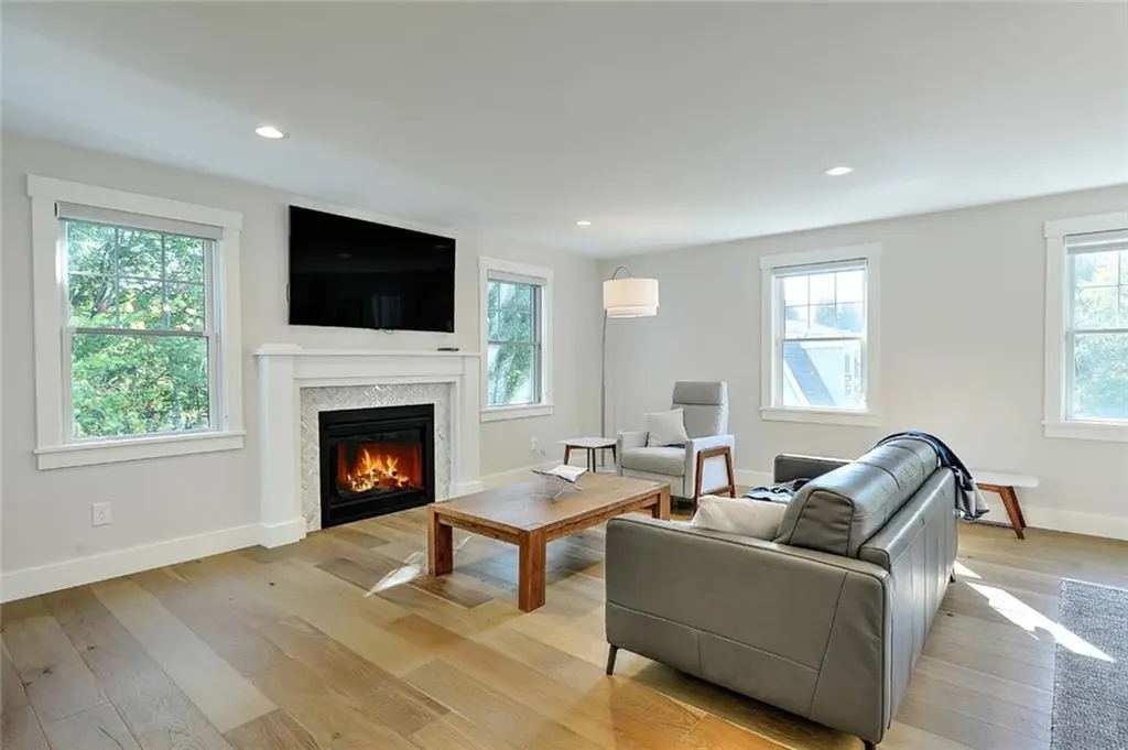 137 Rosebriar Avenue South Kingstown RI 02879