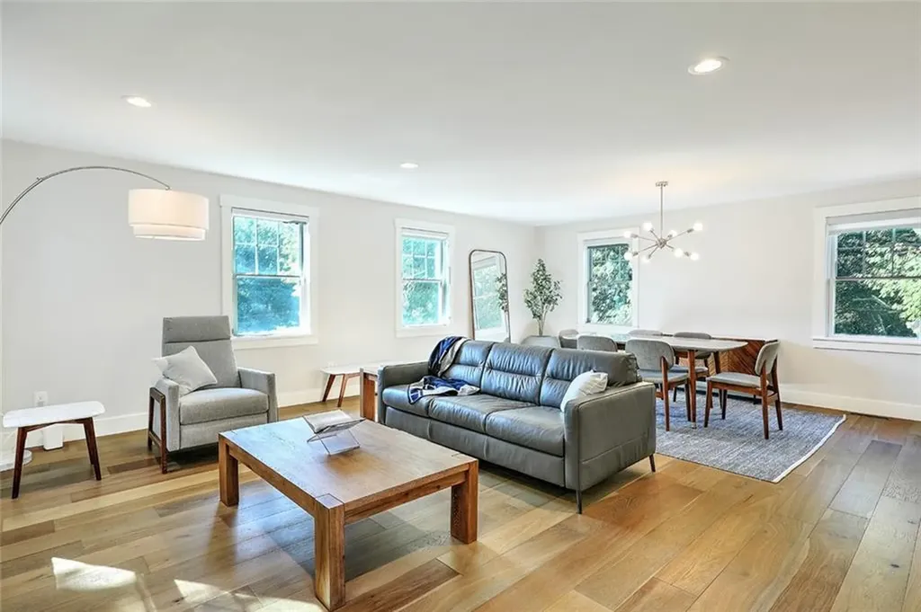 137 Rosebriar Avenue South Kingstown RI 02879