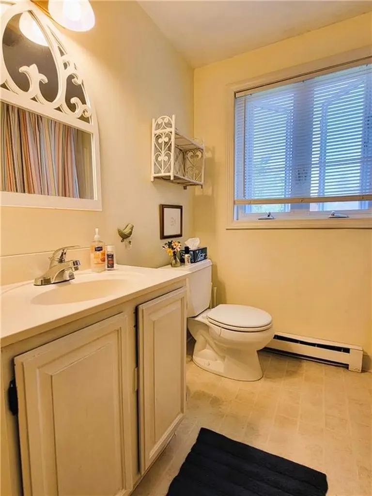152 Tuckerman Avenue Middletown RI 02842