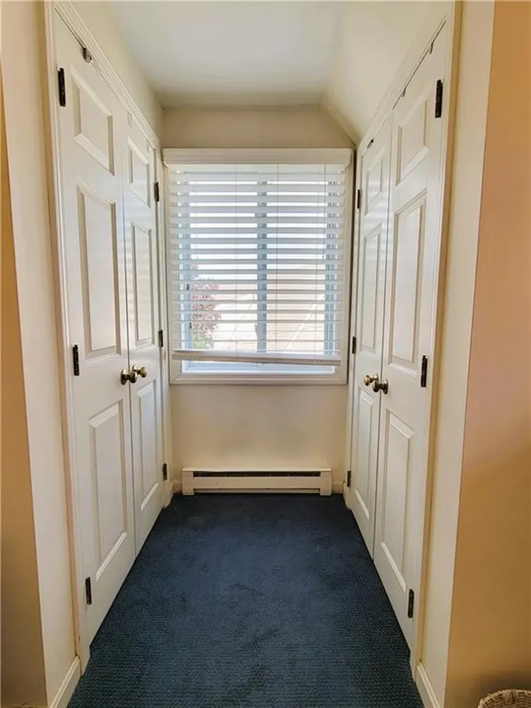 152 Tuckerman Avenue Middletown RI 02842