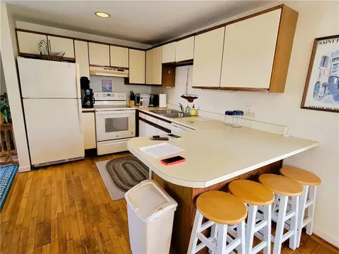 152 Tuckerman Avenue Middletown RI 02842