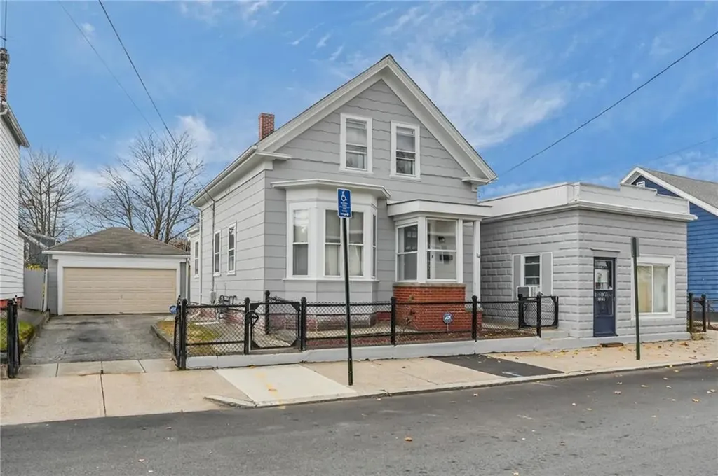 114 Commodore Street Providence RI 02904
