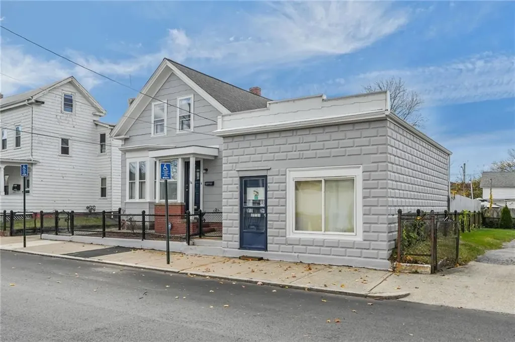114 Commodore Street Providence RI 02904