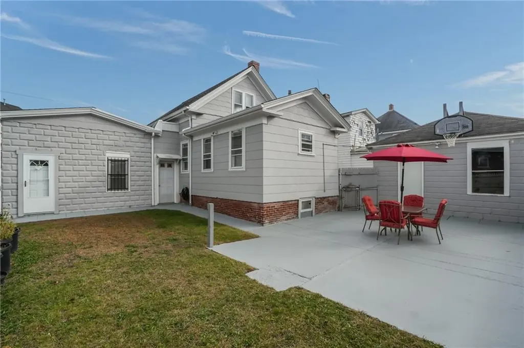 114 Commodore Street Providence RI 02904