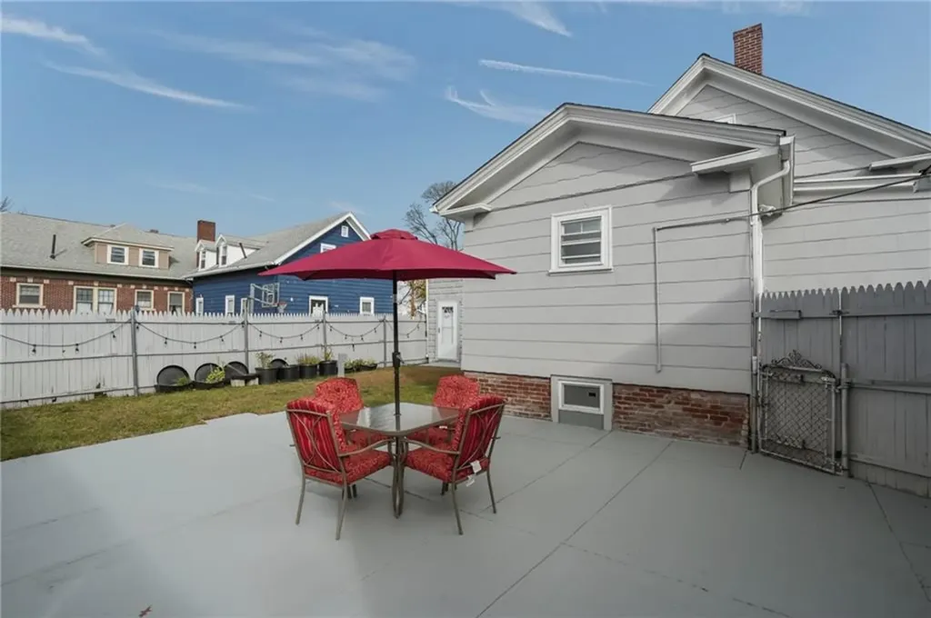 114 Commodore Street Providence RI 02904