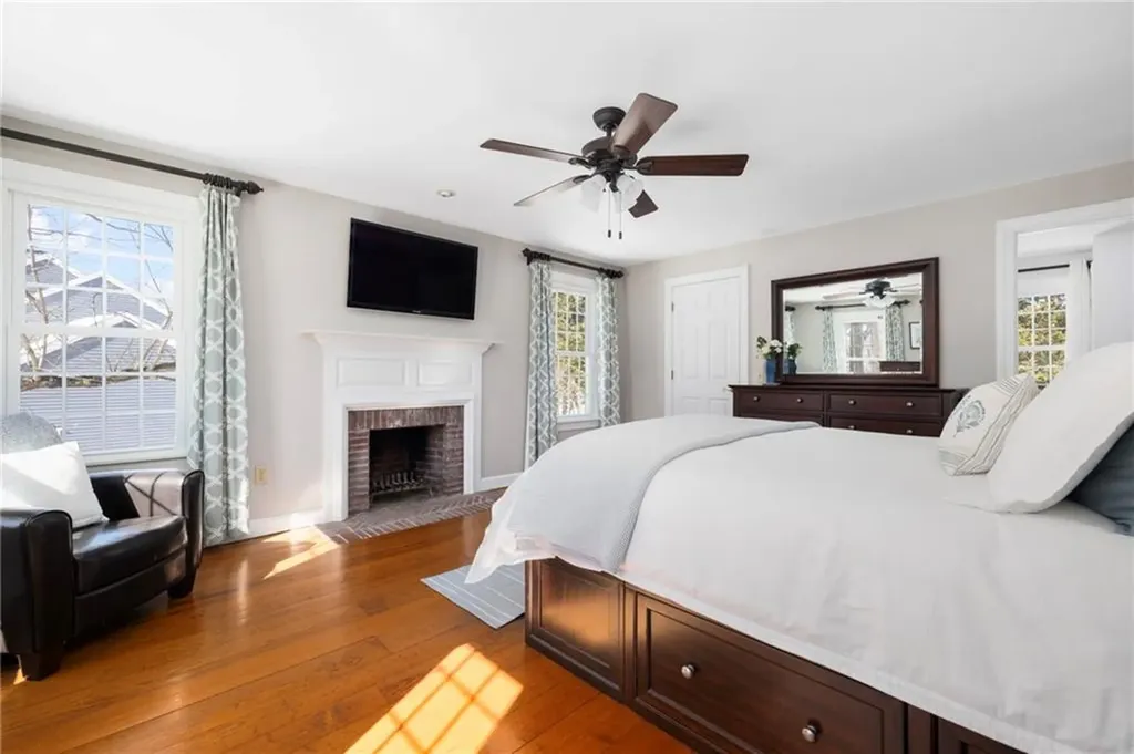 23 Morra Way East Providence RI 02916