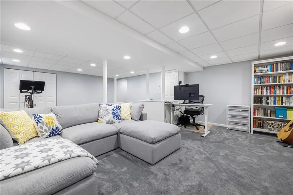 23 Morra Way East Providence RI 02916