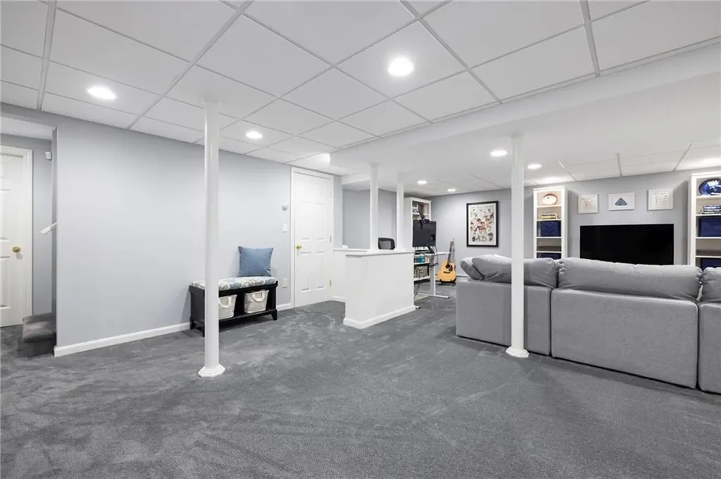 23 Morra Way East Providence RI 02916