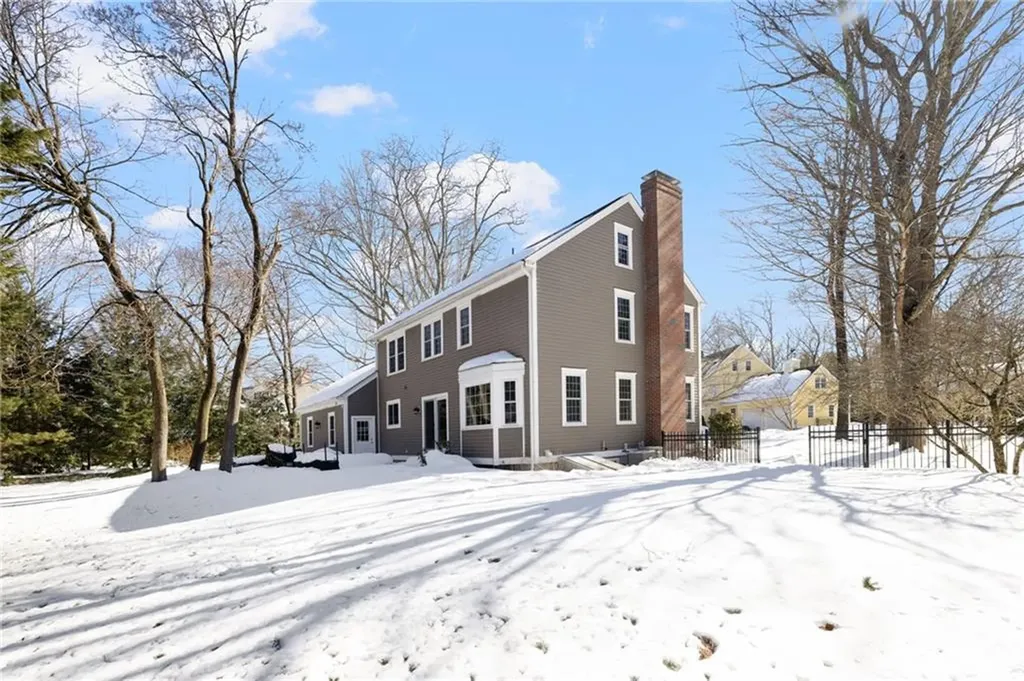 23 Morra Way East Providence RI 02916