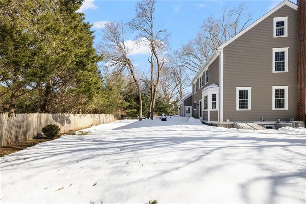 23 Morra Way East Providence RI 02916