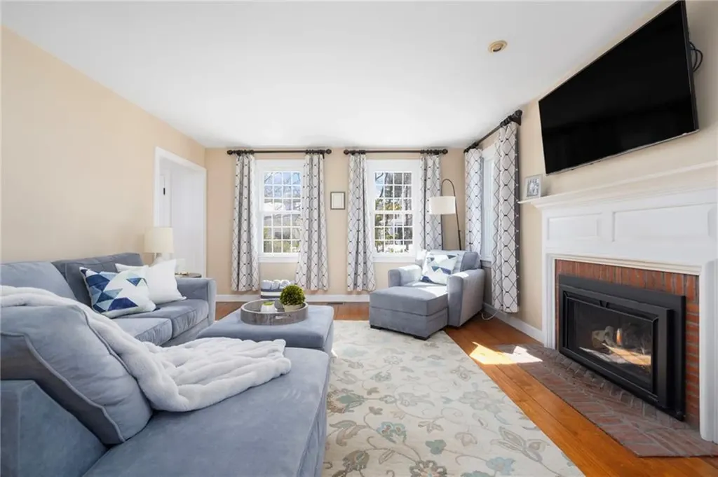 23 Morra Way East Providence RI 02916