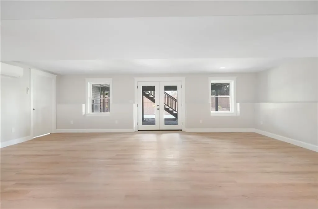 5 Braeburn Circle Cranston RI 02921