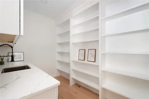 5 Braeburn Circle Cranston RI 02921