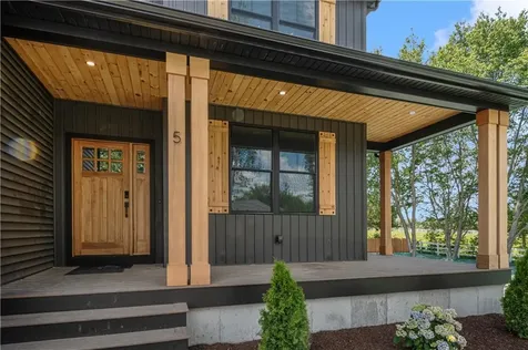 5 Braeburn Circle Cranston RI 02921