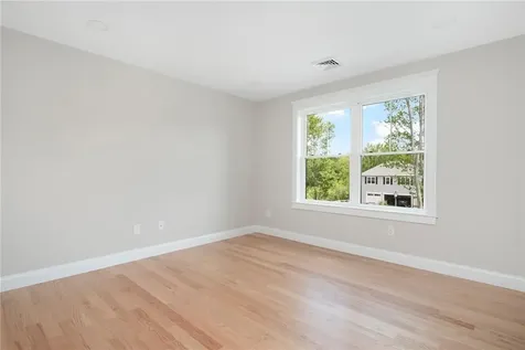 5 Braeburn Circle Cranston RI 02921