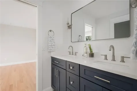 5 Braeburn Circle Cranston RI 02921