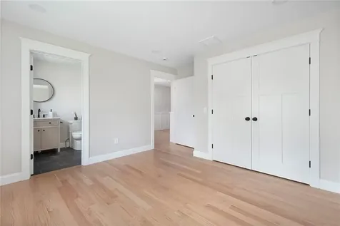 5 Braeburn Circle Cranston RI 02921