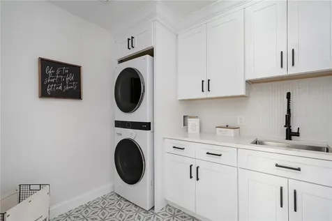 5 Braeburn Circle Cranston RI 02921