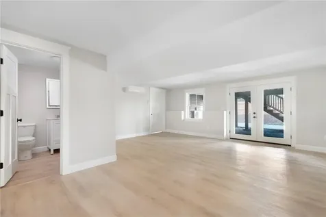 5 Braeburn Circle Cranston RI 02921