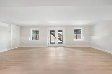 5 Braeburn Circle Cranston RI 02921