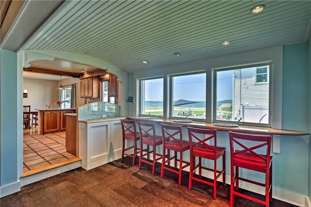 129 Dighton Avenue Portsmouth RI 02871