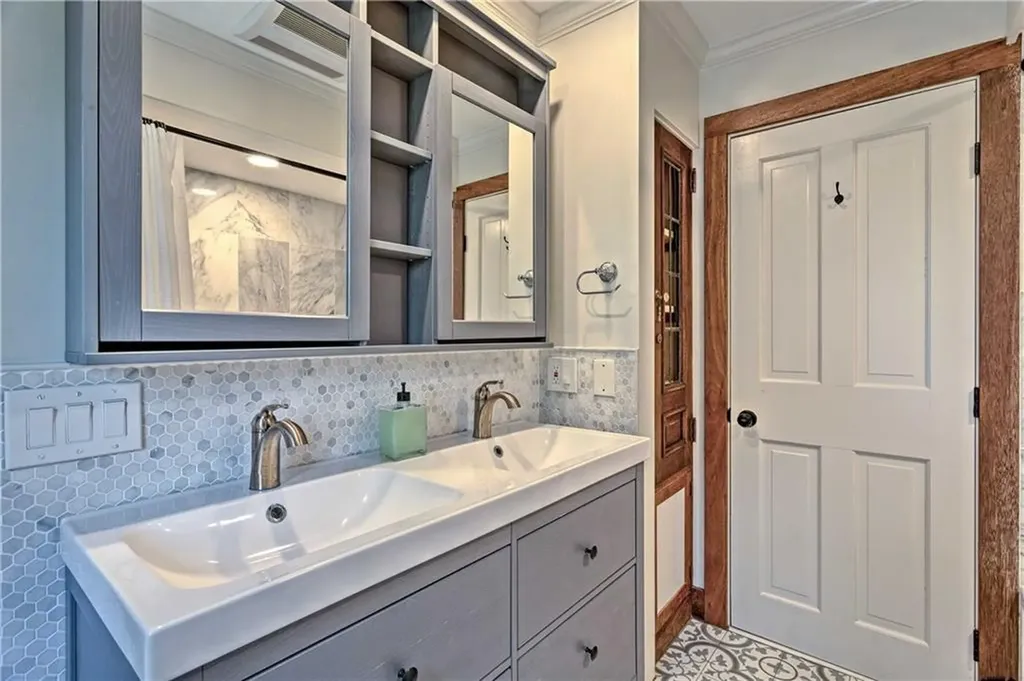 129 Dighton Avenue Portsmouth RI 02871