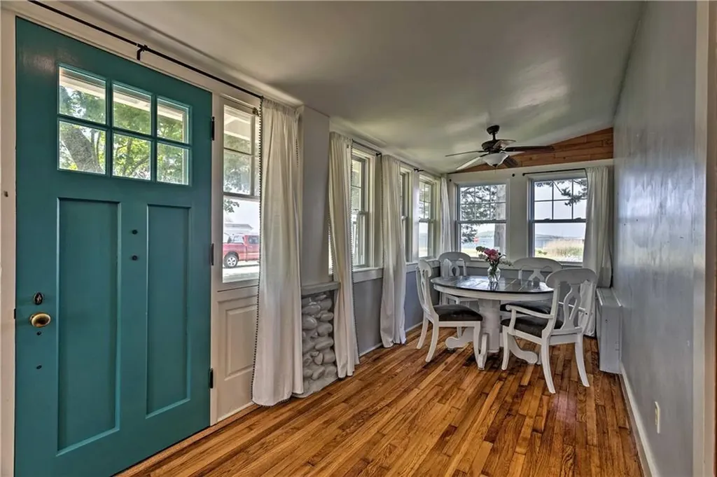 129 Dighton Avenue Portsmouth RI 02871