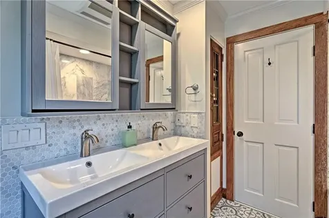 129 Dighton Avenue Portsmouth RI 02871