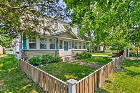 129 Dighton Avenue Portsmouth RI 02871