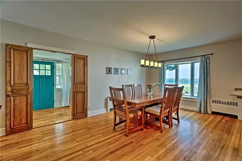 129 Dighton Avenue Portsmouth RI 02871