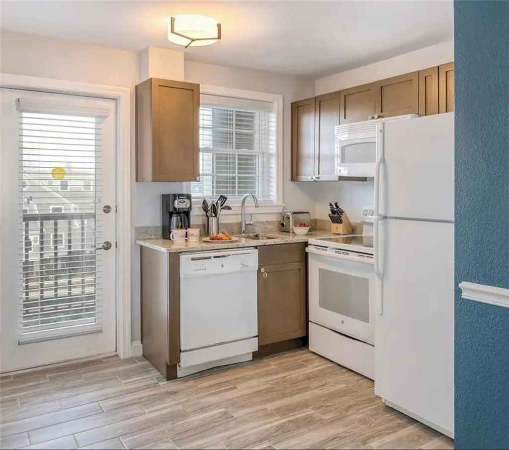 405 Thames Street Newport RI 02840