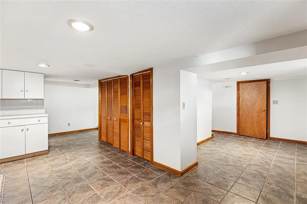 39 Orchard Street East Providence RI 02914