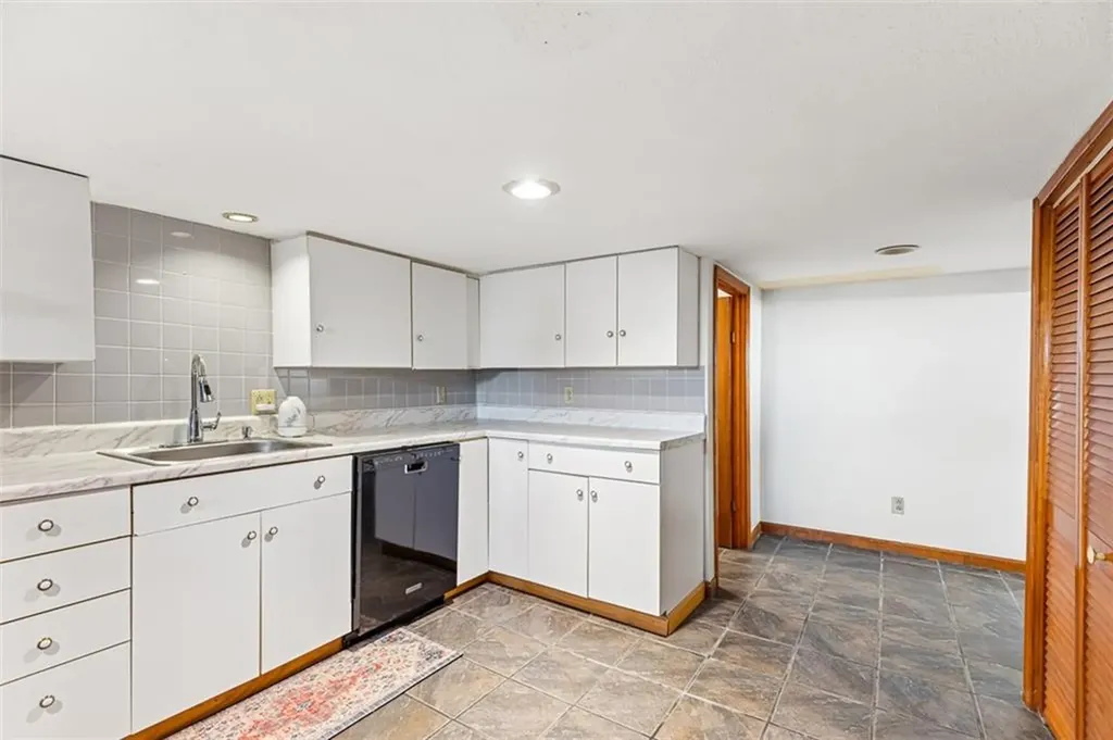 39 Orchard Street East Providence RI 02914