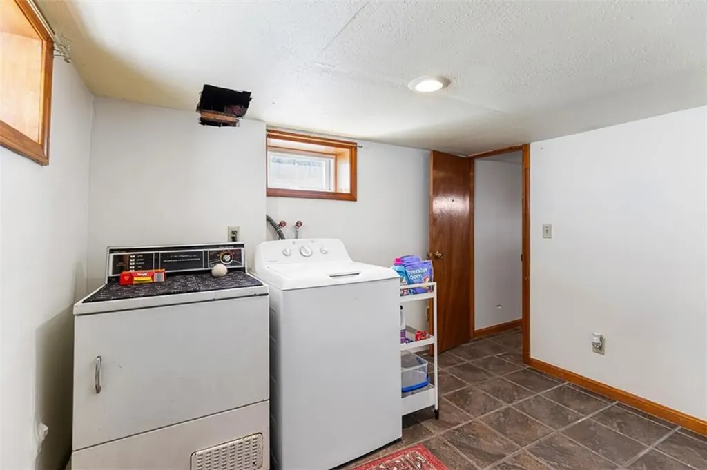 39 Orchard Street East Providence RI 02914