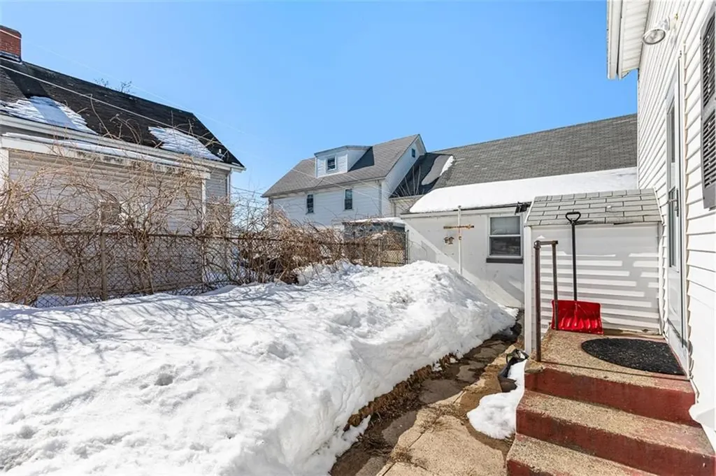 39 Orchard Street East Providence RI 02914