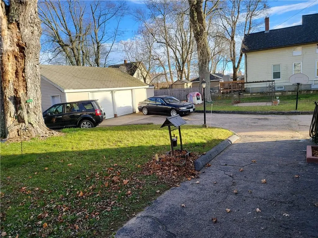 123 4th Avenue Woonsocket RI 02895