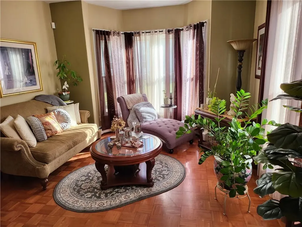 123 4th Avenue Woonsocket RI 02895