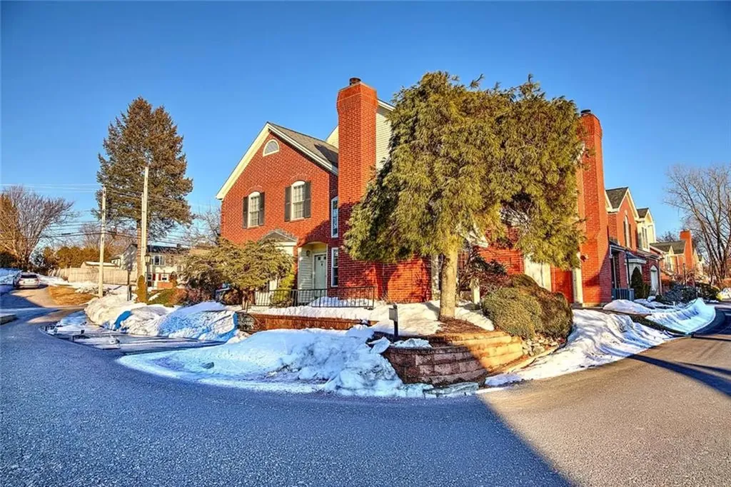 626 Smithfield Road North Providence RI 02904