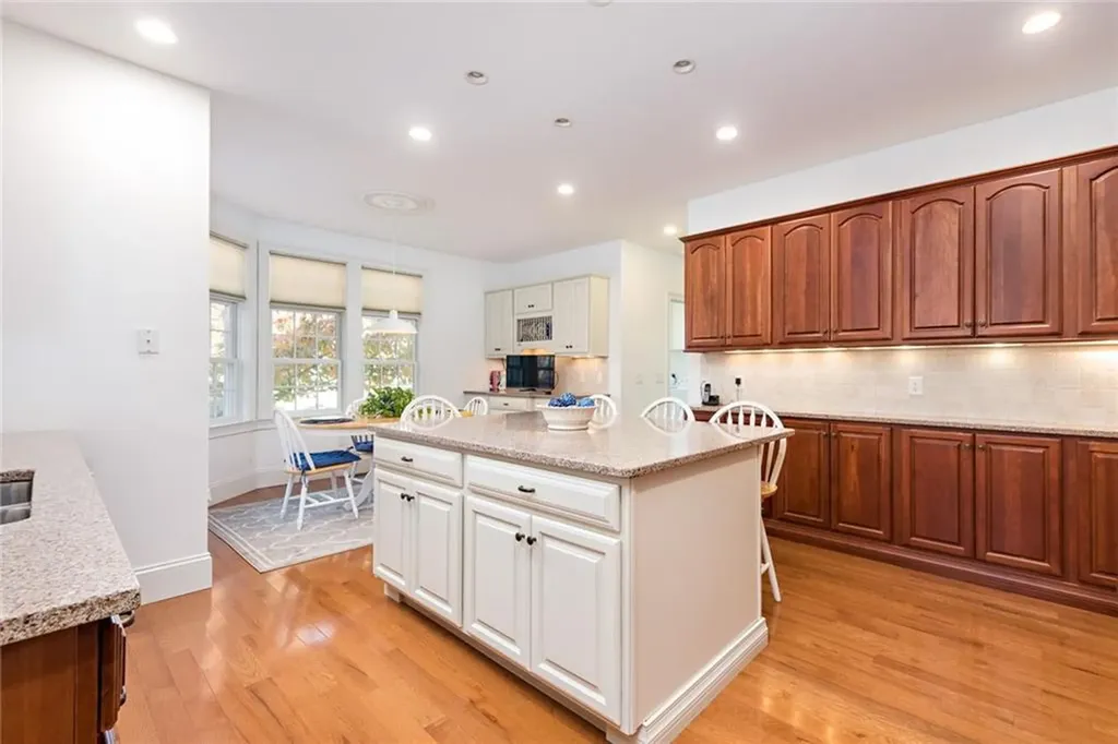 8 Kettle Close Westerly RI 02891