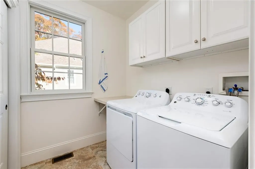 8 Kettle Close Westerly RI 02891