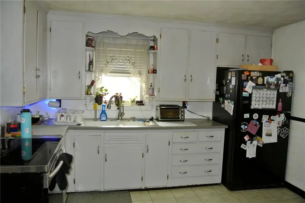 186 Fiat Avenue Cranston RI 02910