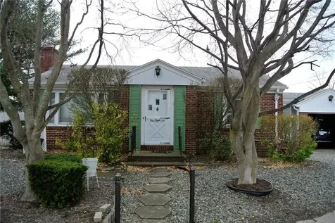 186 Fiat Avenue Cranston RI 02910
