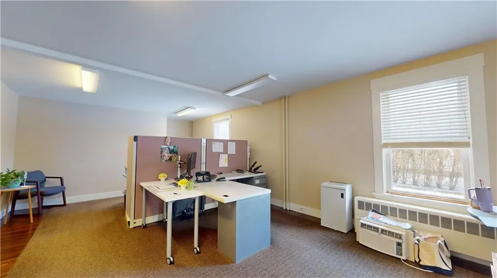460 470 East Main Road Middletown RI 02842