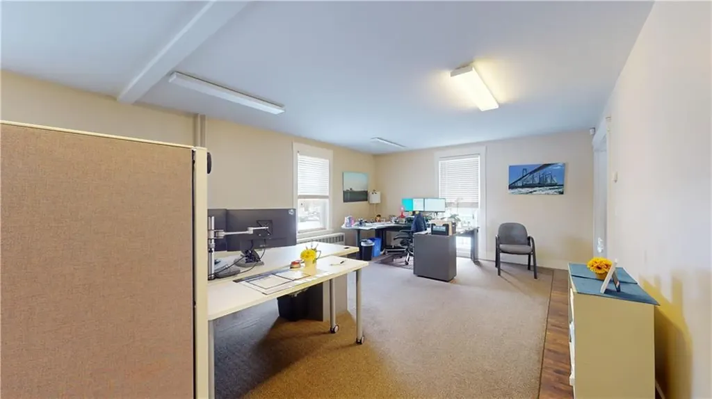 460 470 East Main Road Middletown RI 02842