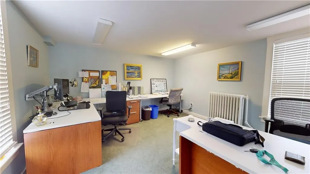 460 470 East Main Road Middletown RI 02842