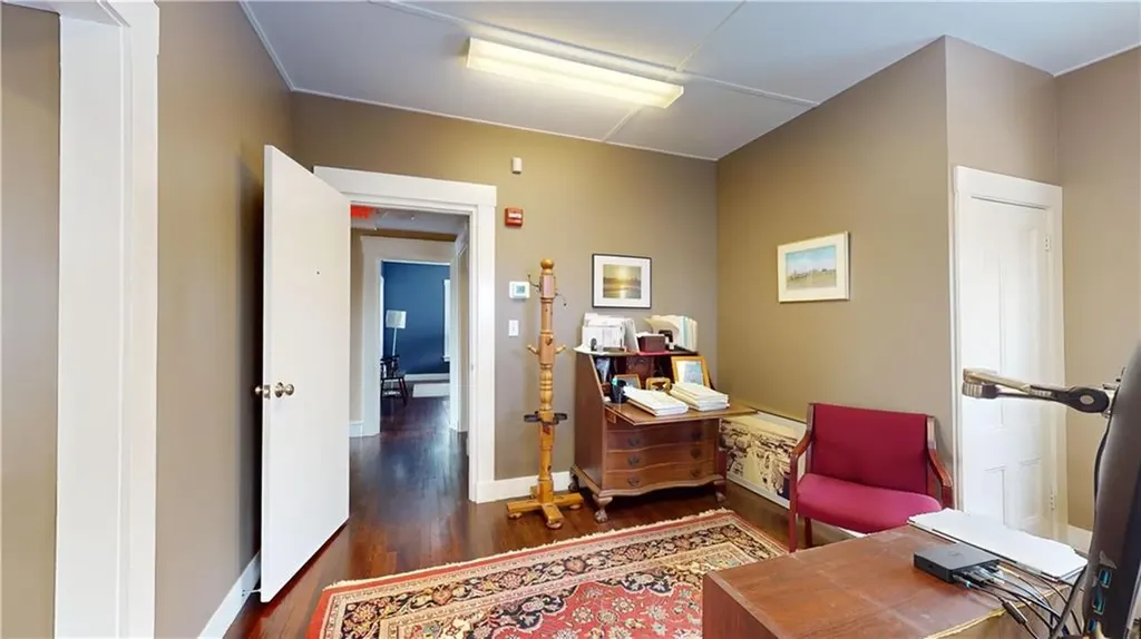 460 470 East Main Road Middletown RI 02842