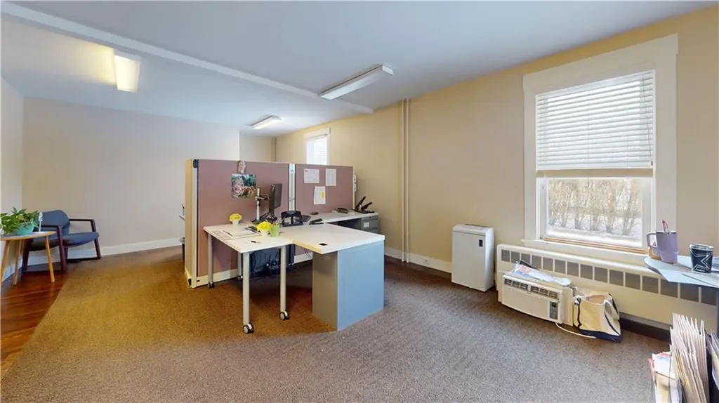 460 470 East Main Road Middletown RI 02842
